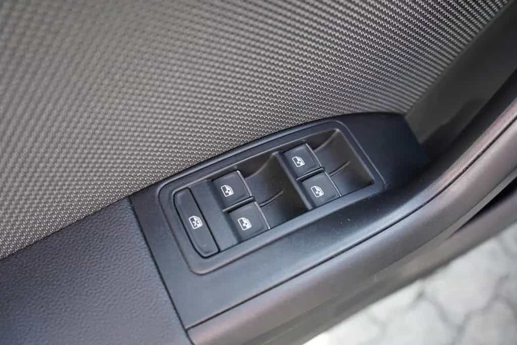 Seat Ateca 1.5 Xcellence ACC LED AHK 360° Keyless-Go 01/2019-photo-23