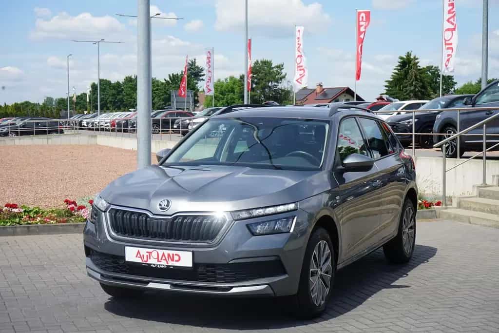 Skoda Kamiq 1.0 Tour LED SmartLink Sitzheizung DAB 12/2022-photo-1