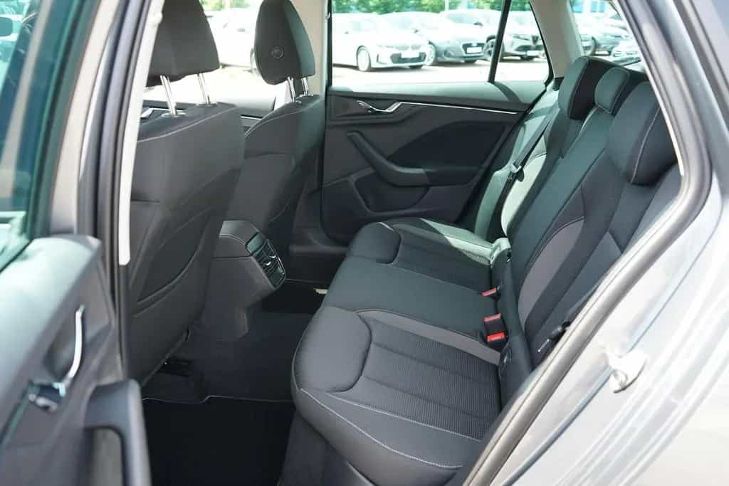 Skoda Kamiq 1.0 Tour LED SmartLink Sitzheizung DAB 12/2022-photo-10