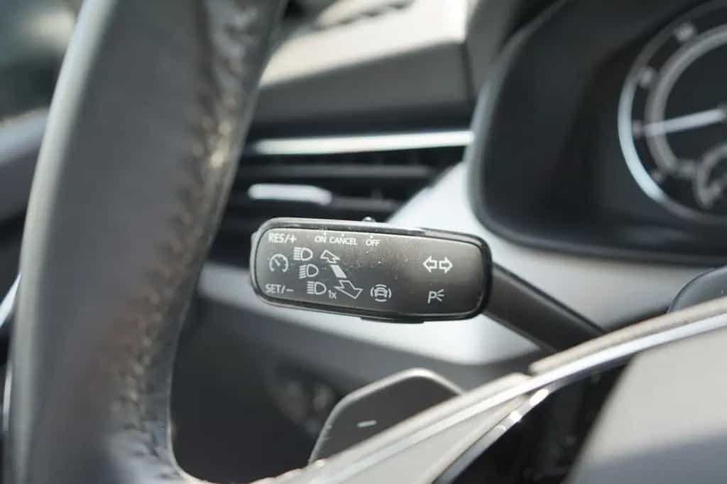 Skoda Kamiq 1.0 Tour LED SmartLink Sitzheizung DAB 12/2022-photo-19