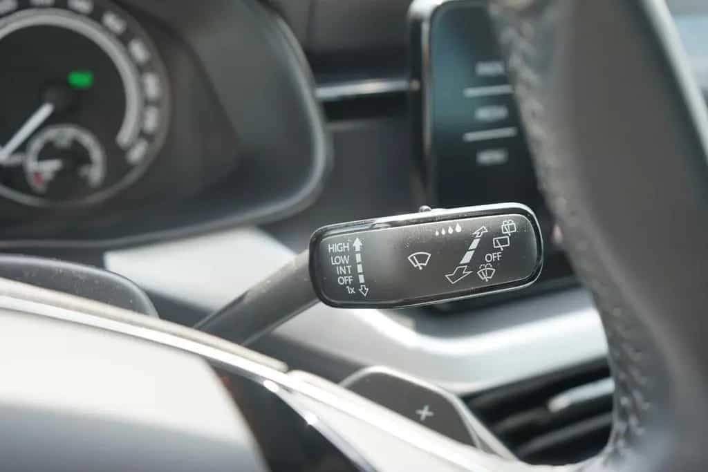 Skoda Kamiq 1.0 Tour LED SmartLink Sitzheizung DAB 12/2022-photo-23