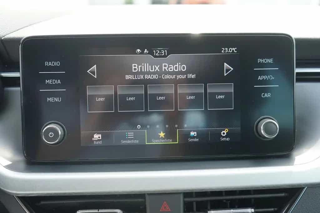 Skoda Kamiq 1.0 Tour LED SmartLink Sitzheizung DAB 12/2022-photo-24