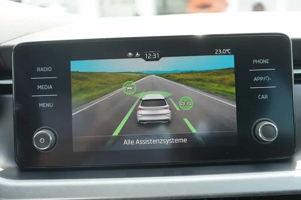 Skoda Kamiq 1.0 Tour LED SmartLink Sitzheizung DAB 12/2022-photo-26