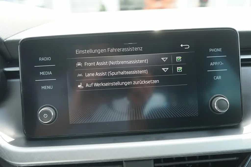 Skoda Kamiq 1.0 Tour LED SmartLink Sitzheizung DAB 12/2022-photo-27