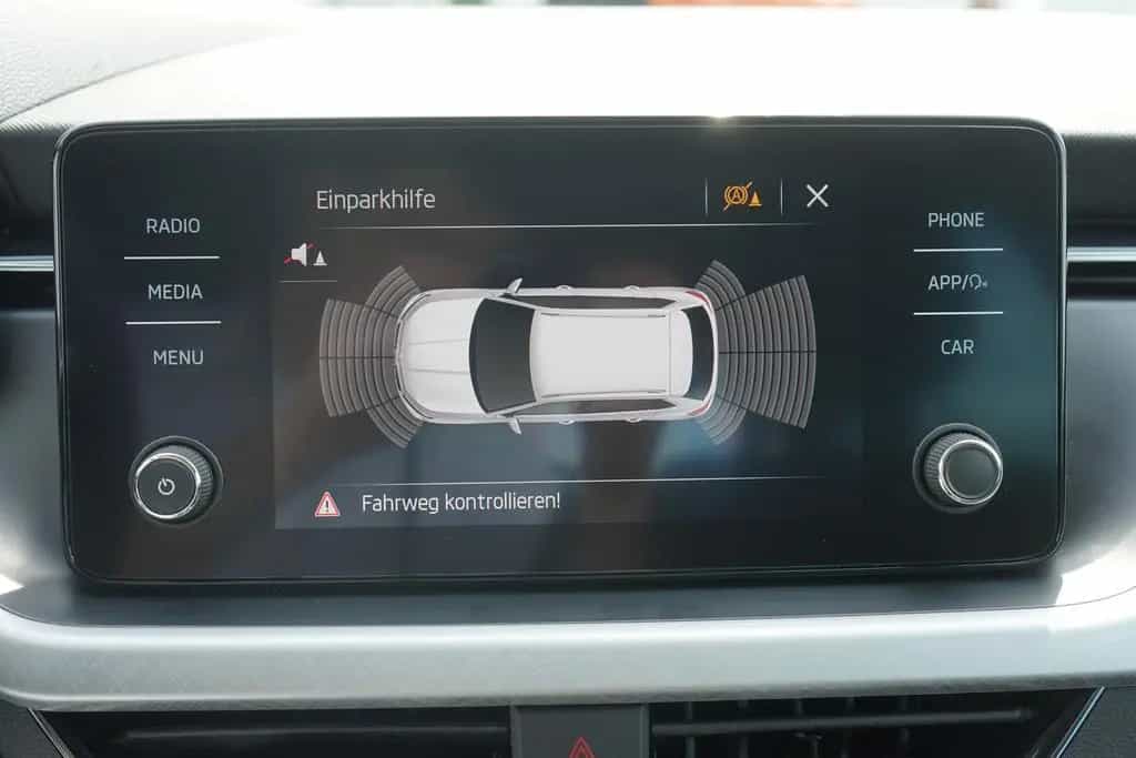 Skoda Kamiq 1.0 Tour LED SmartLink Sitzheizung DAB 12/2022-photo-29