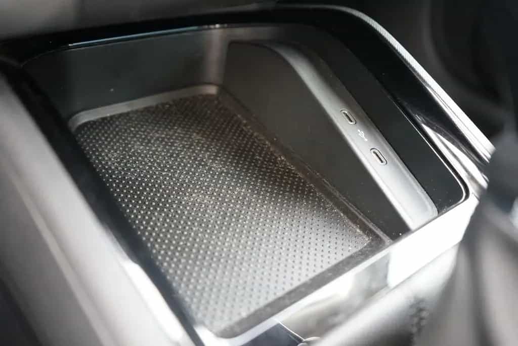 Skoda Kamiq 1.0 Tour LED SmartLink Sitzheizung DAB 12/2022-photo-31