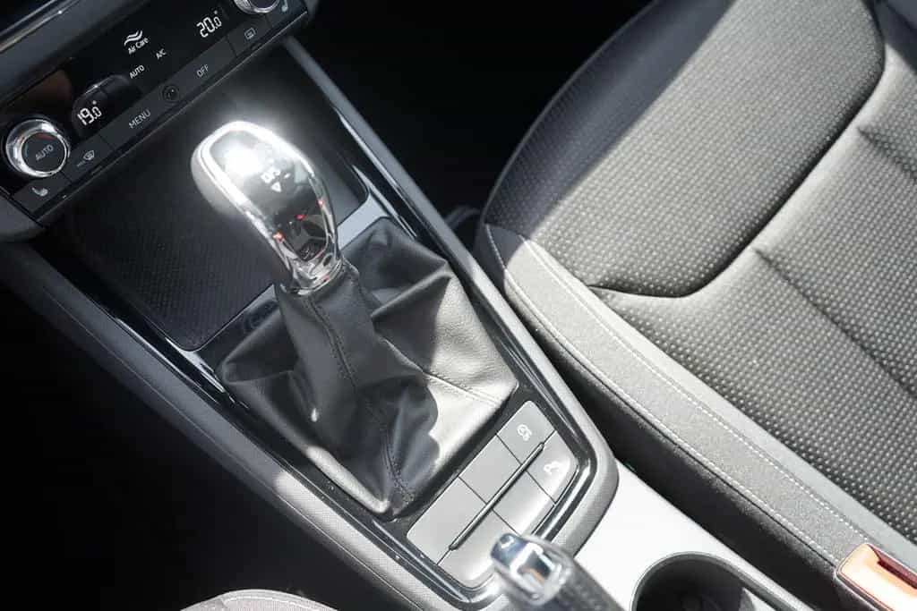 Skoda Kamiq 1.0 Tour LED SmartLink Sitzheizung DAB 12/2022-photo-32