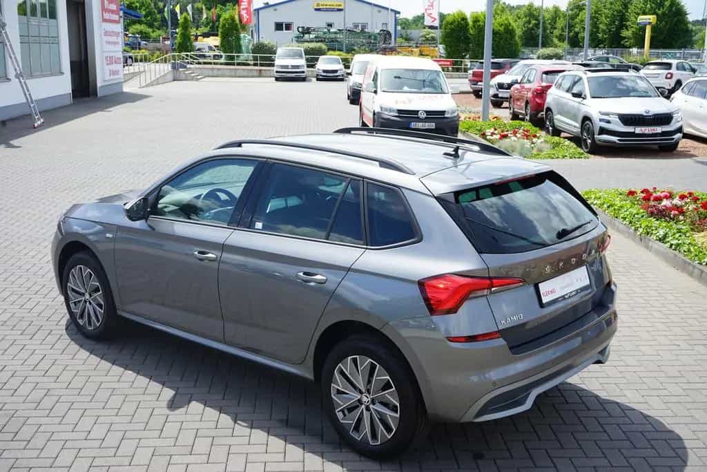 Skoda Kamiq 1.0 Tour LED SmartLink Sitzheizung DAB 12/2022-photo-8