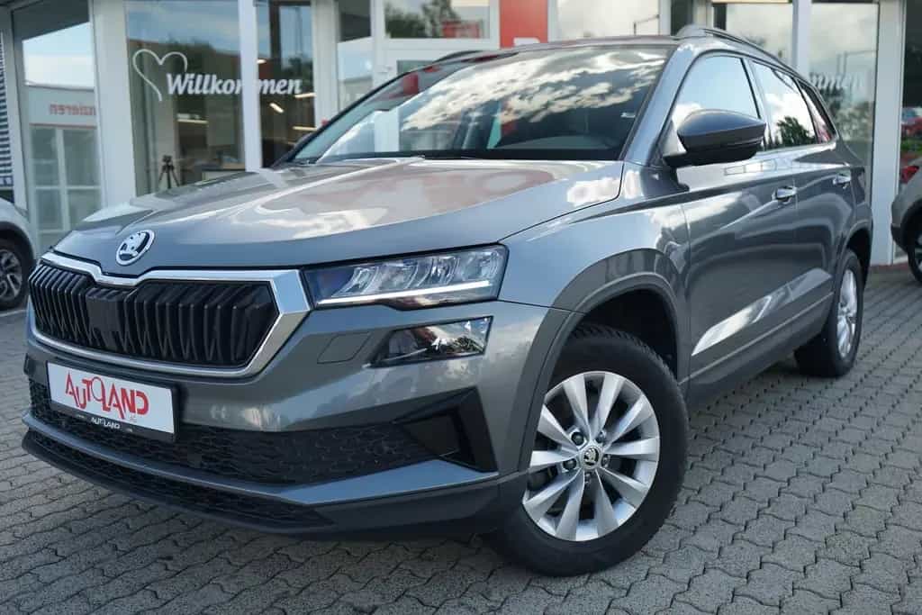 Skoda Karoq 1.5 TSI DSG LED Kamera Sitzheizung 06/2024-photo-1