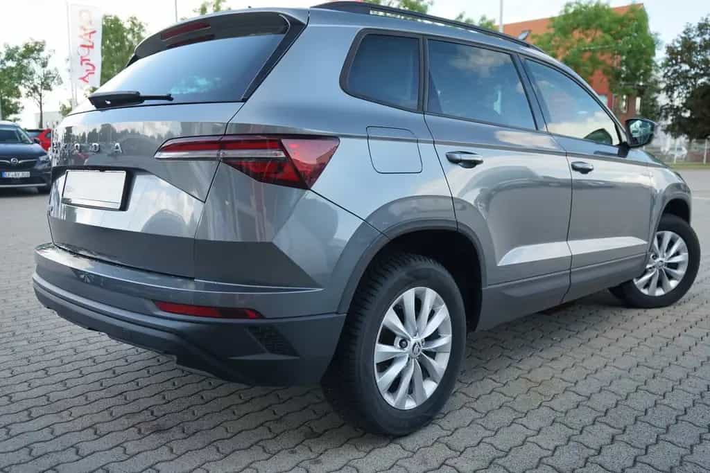 Skoda Karoq 1.5 TSI DSG LED Kamera Sitzheizung 06/2024-photo-13