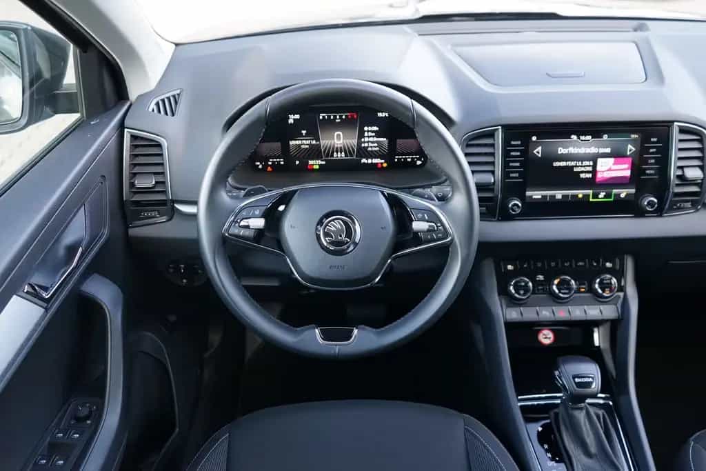 Skoda Karoq 1.5 TSI DSG LED Kamera Sitzheizung 06/2024-photo-15