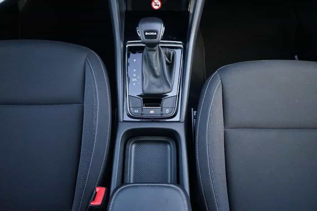 Skoda Karoq 1.5 TSI DSG LED Kamera Sitzheizung 06/2024-photo-19