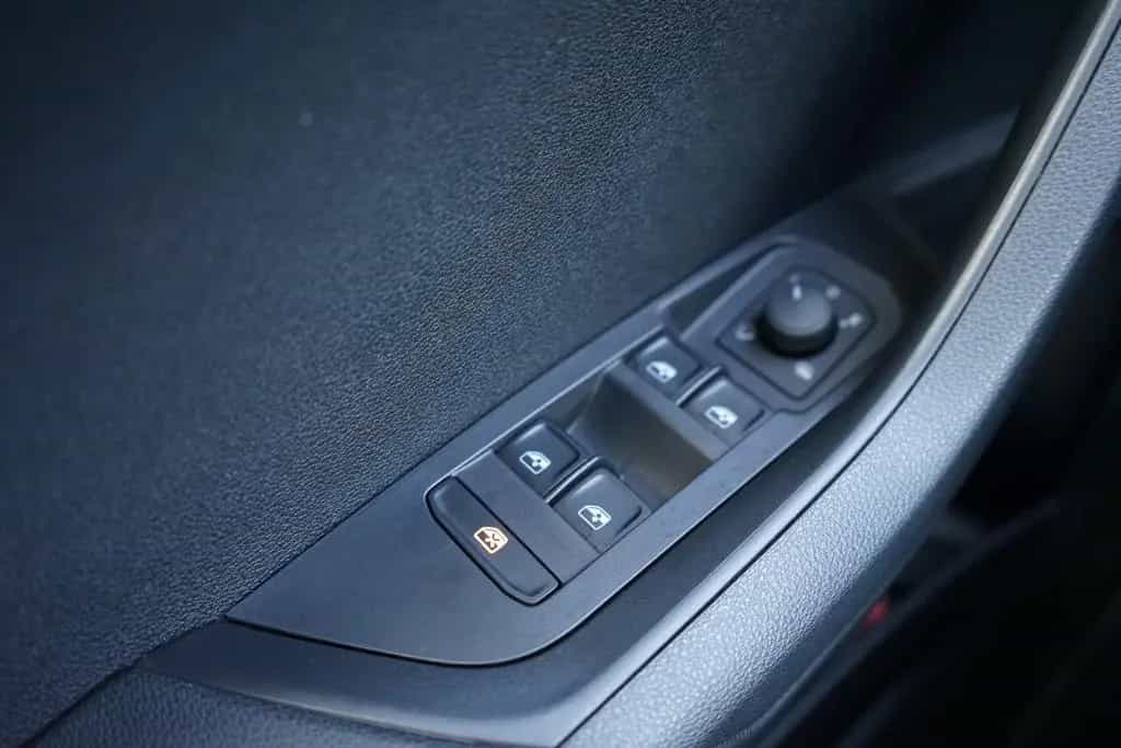 Skoda Karoq 1.5 TSI DSG LED Kamera Sitzheizung 06/2024-photo-26