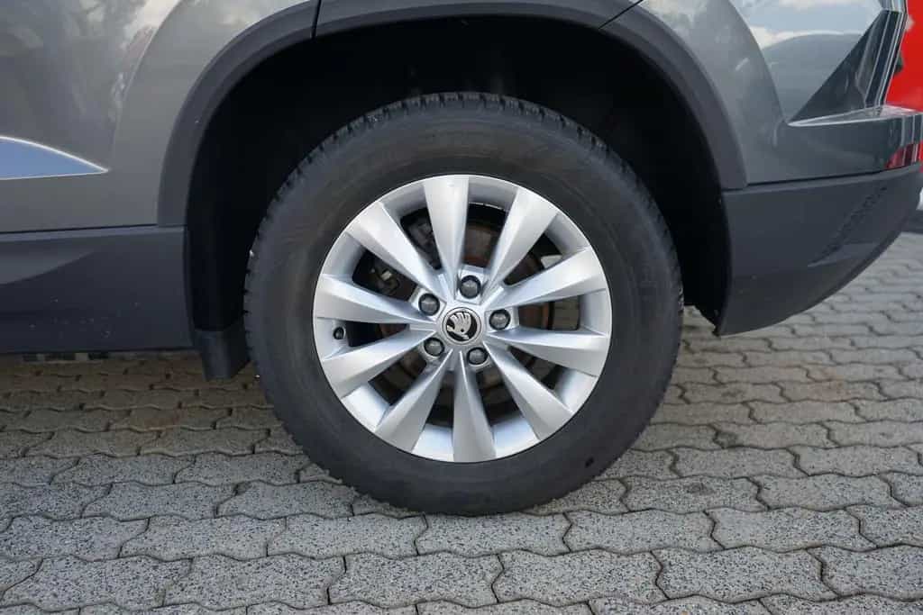 Skoda Karoq 1.5 TSI DSG LED Kamera Sitzheizung 06/2024-photo-28