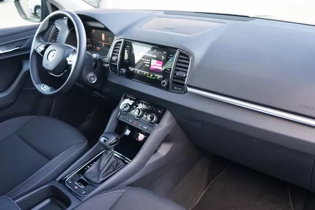 Skoda Karoq 1.5 TSI DSG LED Kamera Sitzheizung 06/2024-photo-4