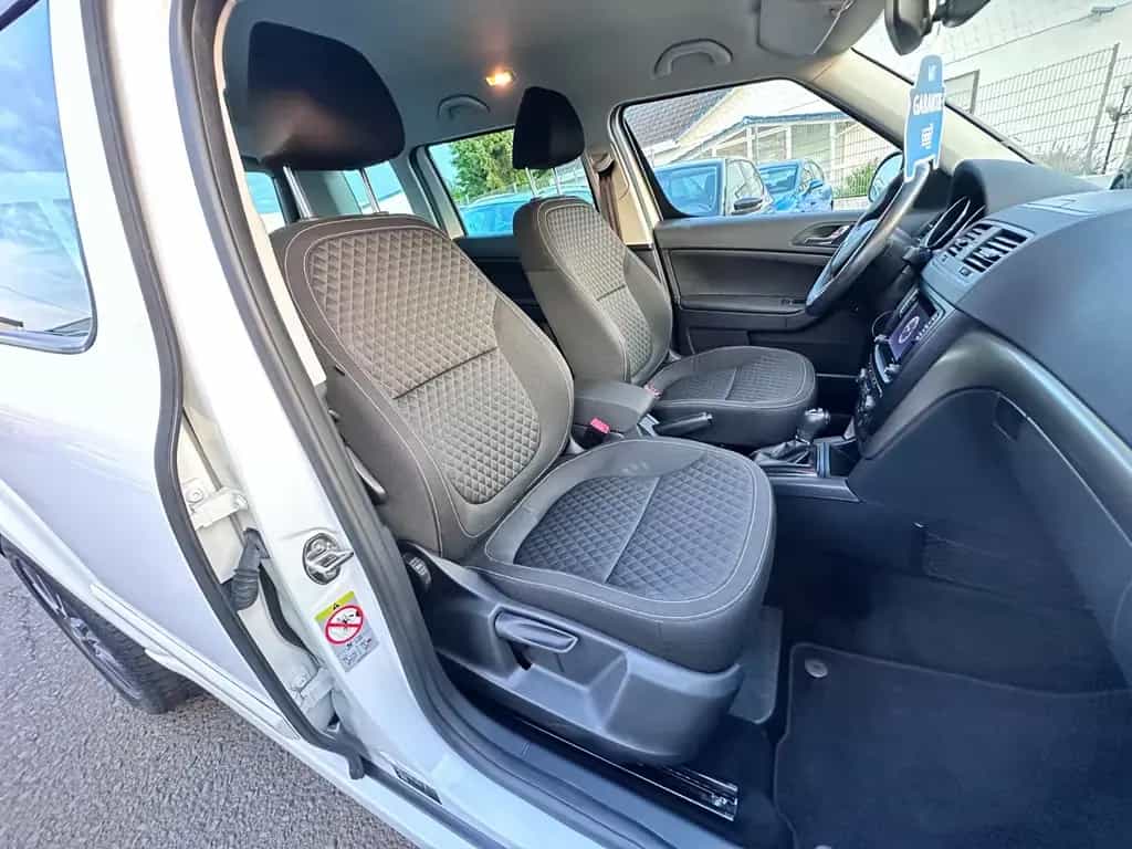 Skoda Yeti Drive Automatik 110PS NAVI SHZ PDC CARPLAY 11/2017-photo-11