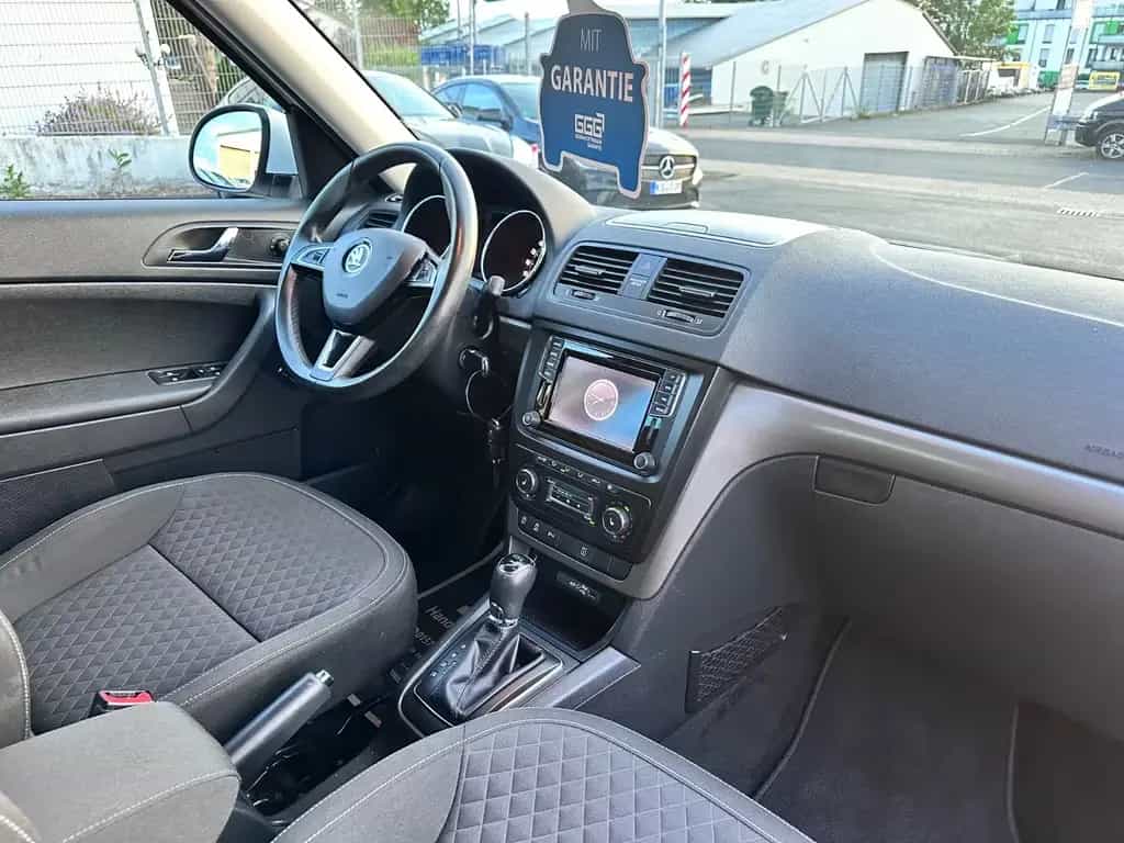 Skoda Yeti Drive Automatik 110PS NAVI SHZ PDC CARPLAY 11/2017-photo-13