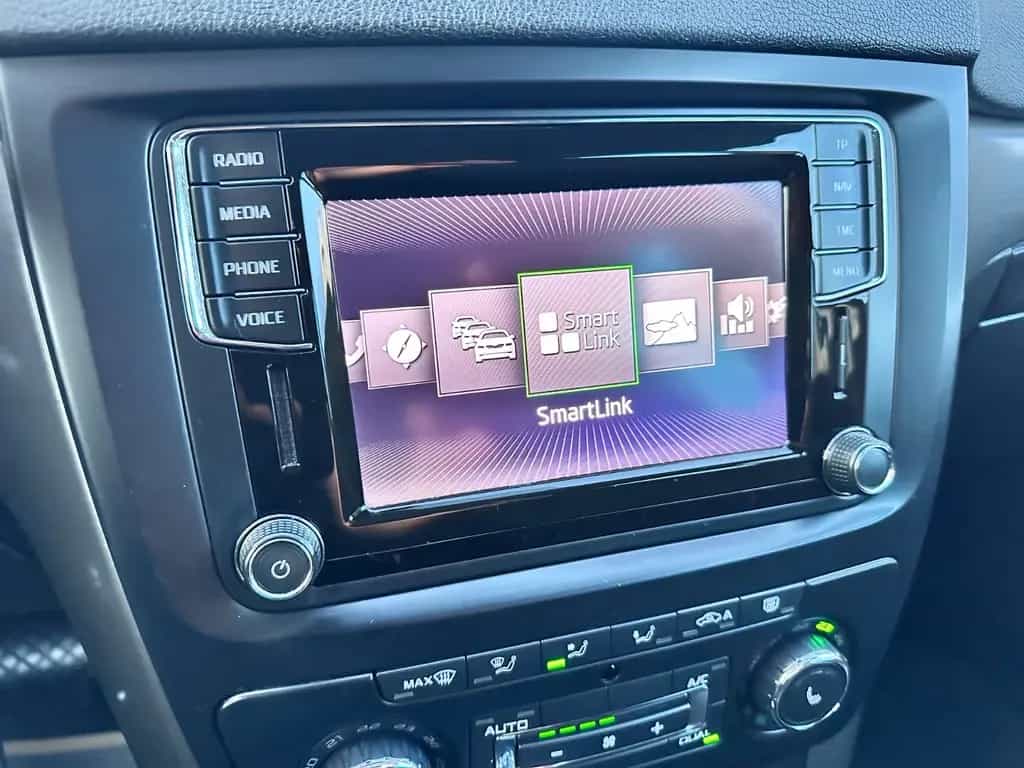 Skoda Yeti Drive Automatik 110PS NAVI SHZ PDC CARPLAY 11/2017-photo-21