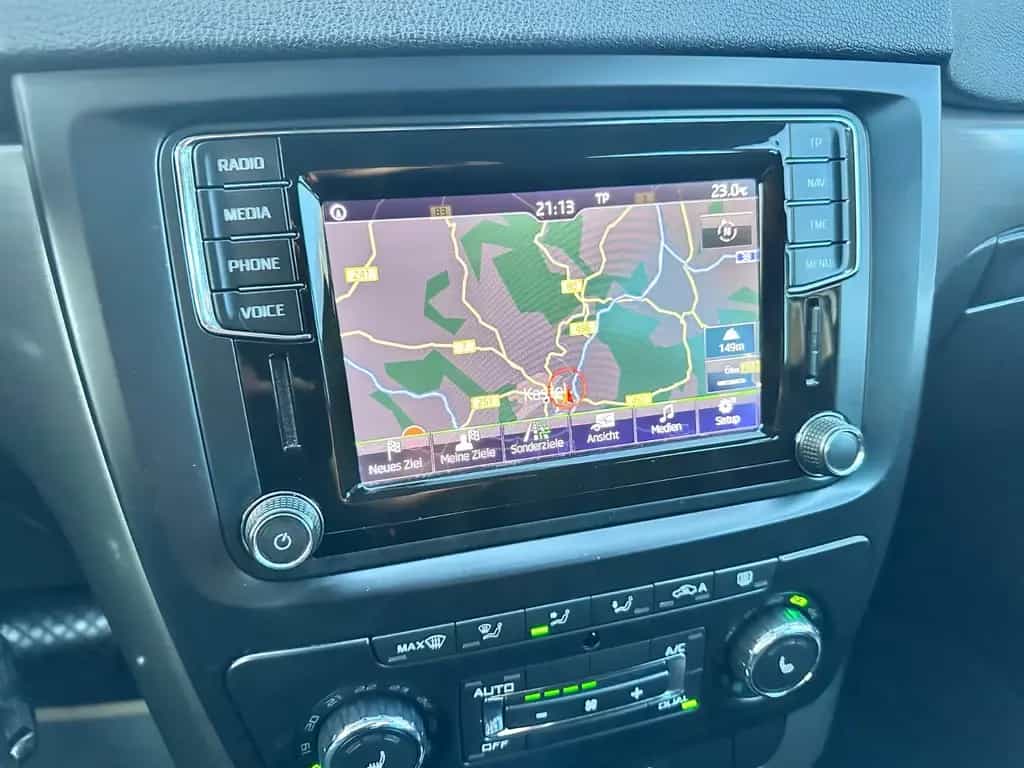 Skoda Yeti Drive Automatik 110PS NAVI SHZ PDC CARPLAY 11/2017-photo-26