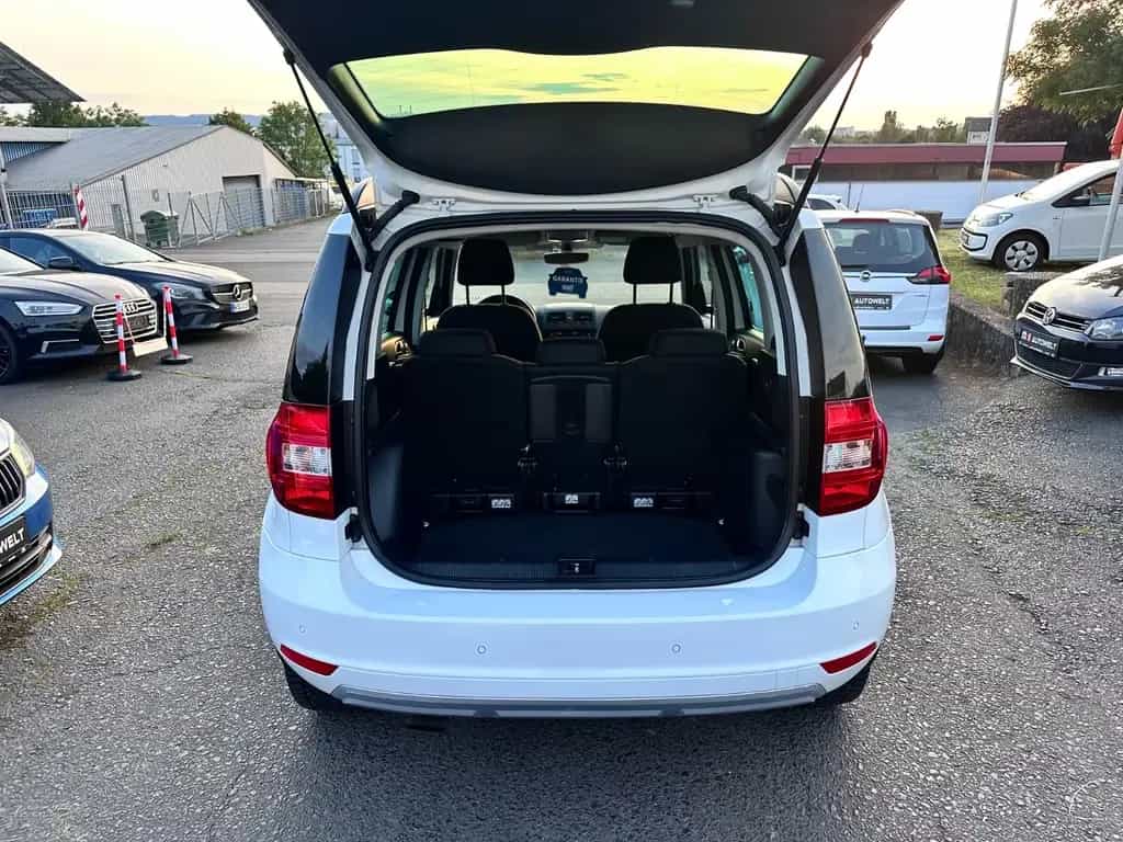 Skoda Yeti Drive Automatik 110PS NAVI SHZ PDC CARPLAY 11/2017-photo-29