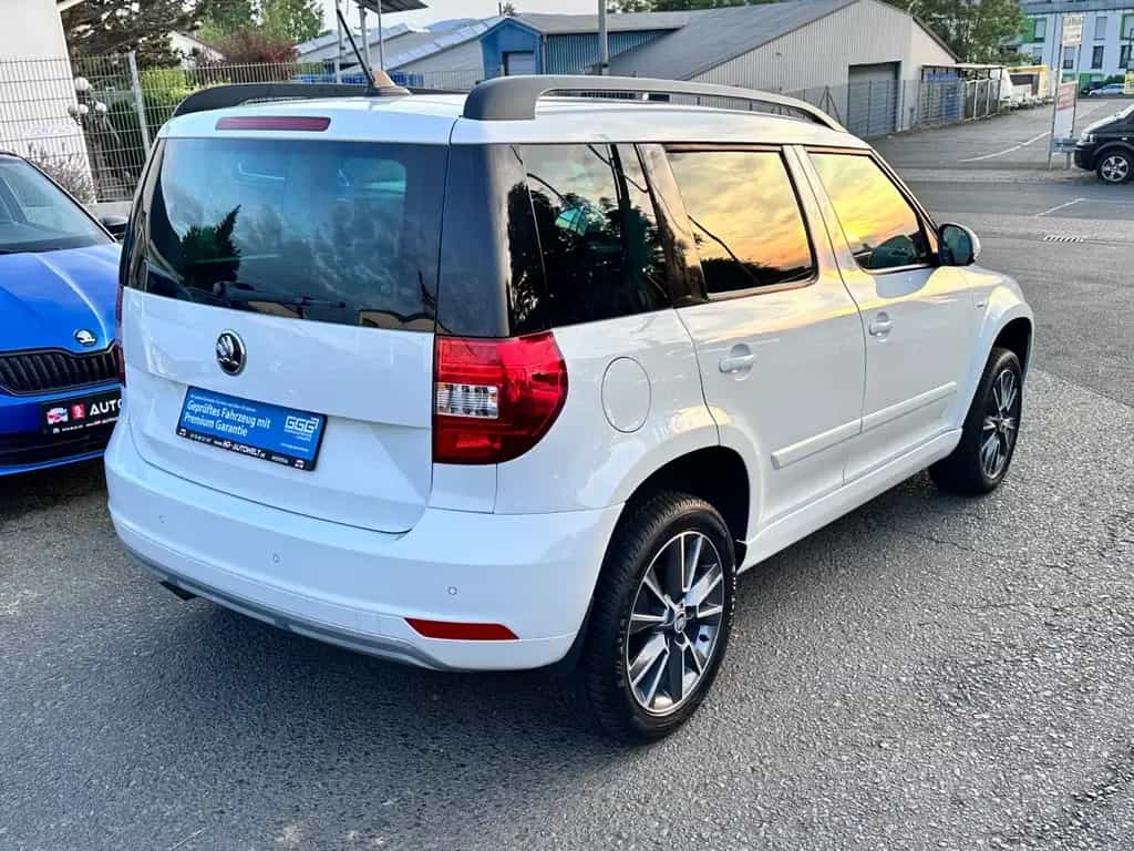 Skoda Yeti Drive Automatik 110PS NAVI SHZ PDC CARPLAY 11/2017-photo-4