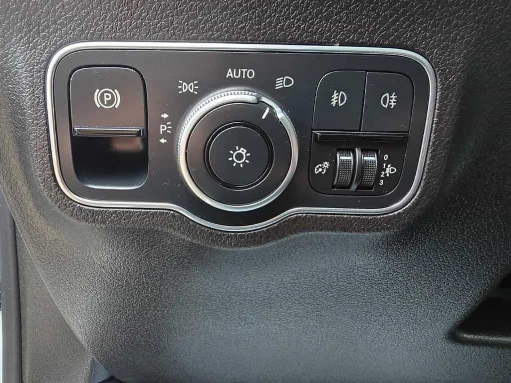 Mercedes-Benz GLB 220 d Progressive Ambiente Panoramadach Navi 07/2021-photo-18