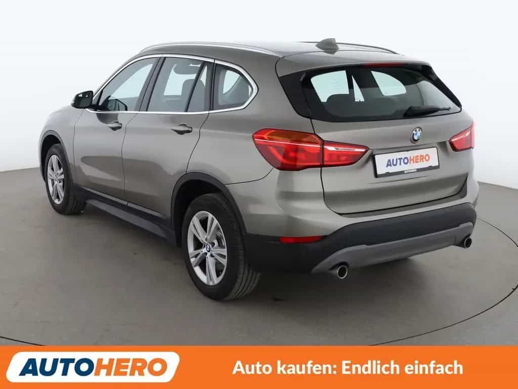 BMW X1 sDrive 20i Advantage Aut.*TEMPO*PLA*PDC* 03/2019-photo-3