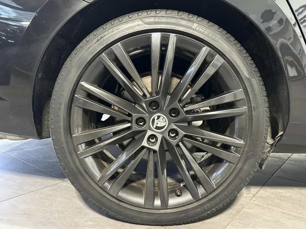 Skoda Superb Combi 2.0 TSI DSG L&K NAV+LED+KAM+19ZO+VC 11/2021-photo-2