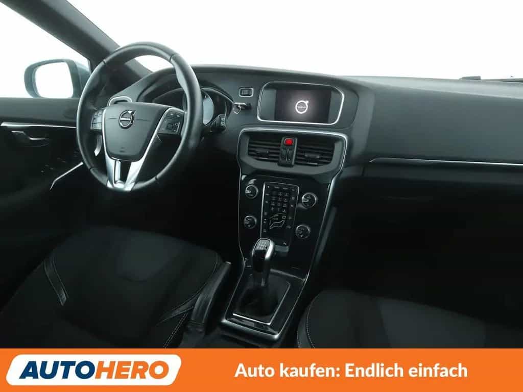 Volvo V40 2.0 T3 Momentum*NAVI*TEMPO*SHZ*PDC*LIM*ALU* 12/2017-photo-12