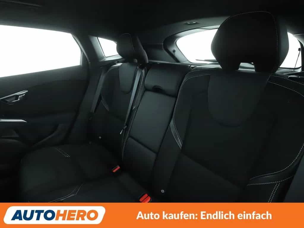 Volvo V40 2.0 T3 Momentum*NAVI*TEMPO*SHZ*PDC*LIM*ALU* 12/2017-photo-13