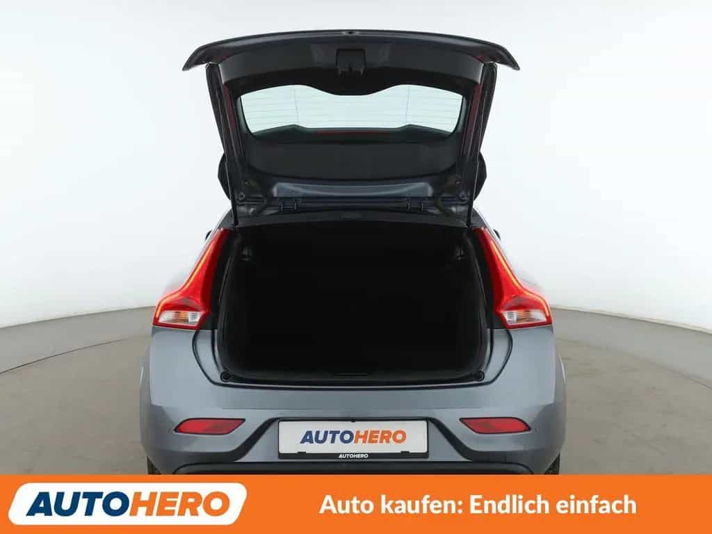 Volvo V40 2.0 T3 Momentum*NAVI*TEMPO*SHZ*PDC*LIM*ALU* 12/2017-photo-16