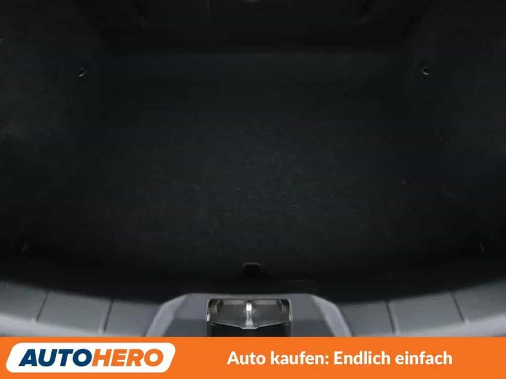 Volvo V40 2.0 T3 Momentum*NAVI*TEMPO*SHZ*PDC*LIM*ALU* 12/2017-photo-17