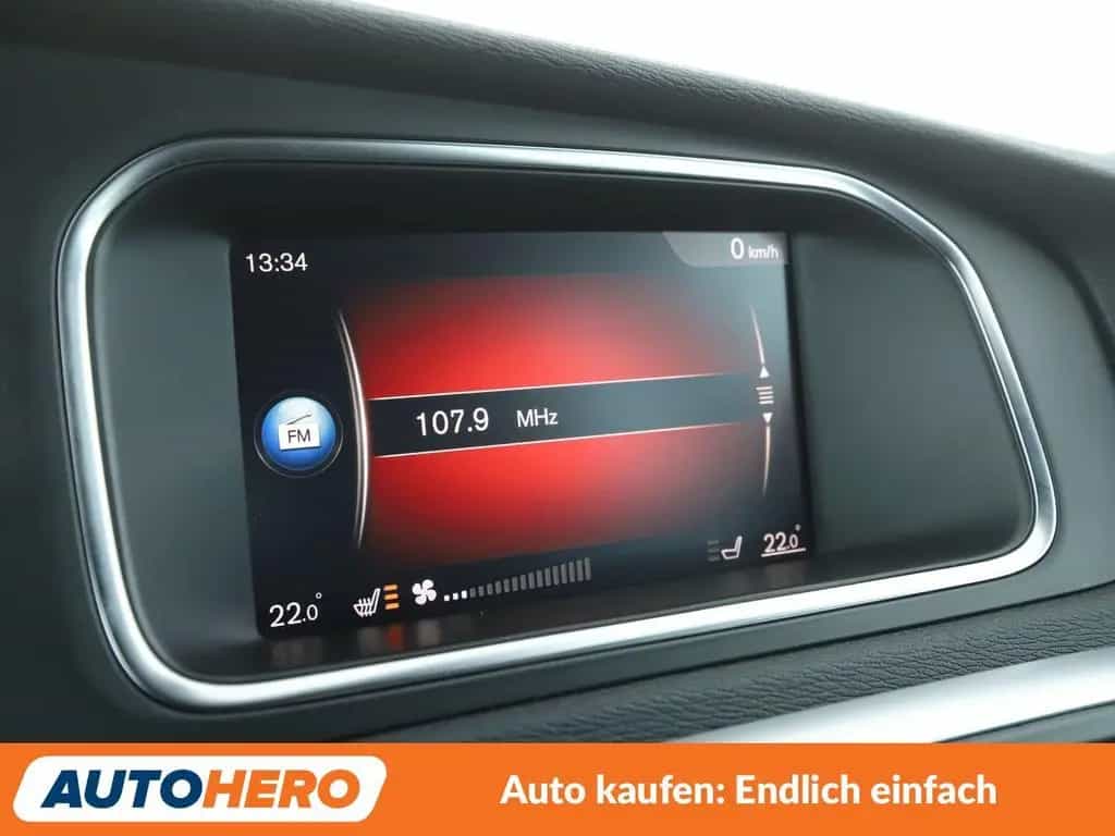 Volvo V40 2.0 T3 Momentum*NAVI*TEMPO*SHZ*PDC*LIM*ALU* 12/2017-photo-20