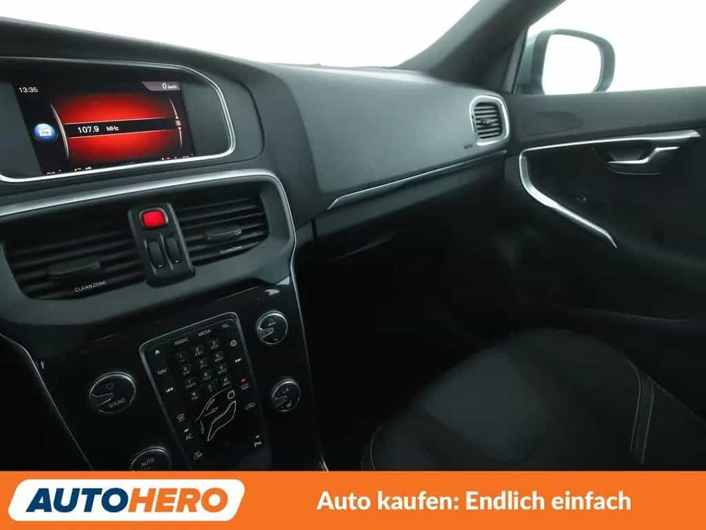 Volvo V40 2.0 T3 Momentum*NAVI*TEMPO*SHZ*PDC*LIM*ALU* 12/2017-photo-26