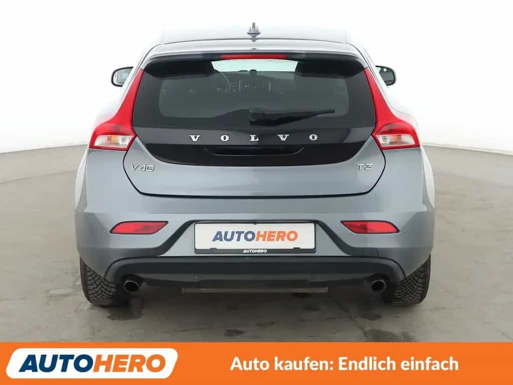 Volvo V40 2.0 T3 Momentum*NAVI*TEMPO*SHZ*PDC*LIM*ALU* 12/2017-photo-4