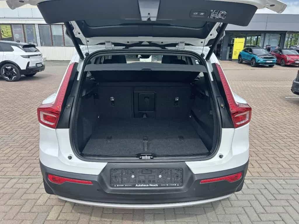 Volvo XC40 Momentum AWD Navi Leder Digitales Cockpit M 08/2018-photo-5