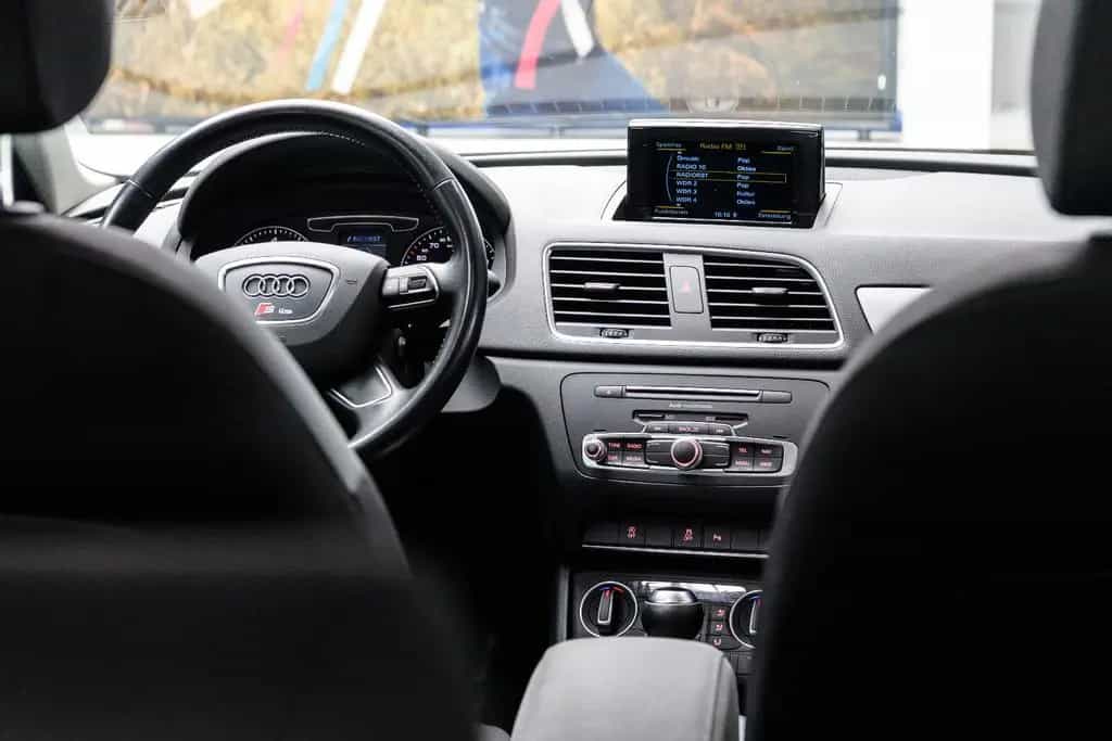 Audi Q3 1.4l 110kw S-Line +AHK +Pano +Navi 05/2018-photo-14