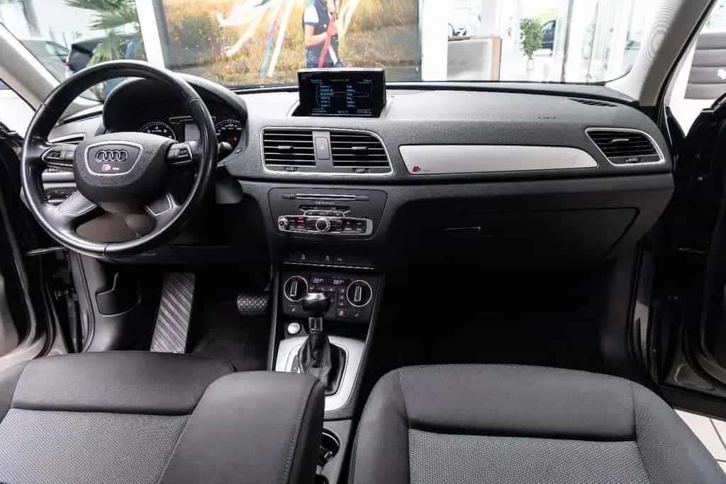 Audi Q3 1.4l 110kw S-Line +AHK +Pano +Navi 05/2018-photo-20