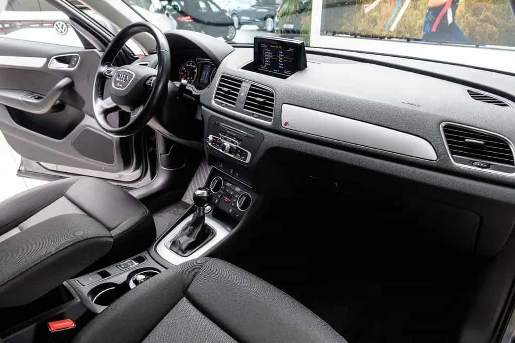 Audi Q3 1.4l 110kw S-Line +AHK +Pano +Navi 05/2018-photo-22