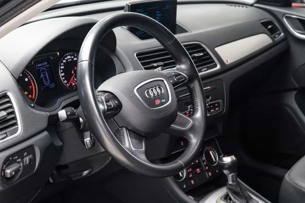 Audi Q3 1.4l 110kw S-Line +AHK +Pano +Navi 05/2018-photo-25