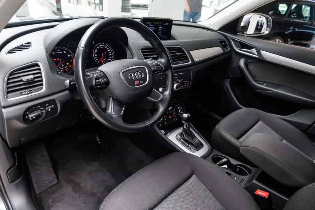 Audi Q3 1.4l 110kw S-Line +AHK +Pano +Navi 05/2018-photo-28