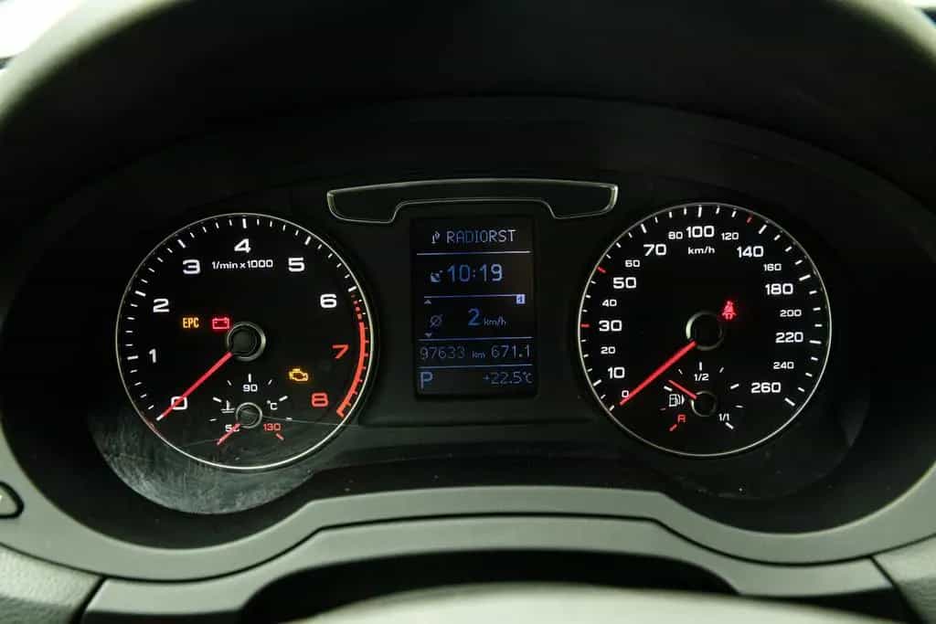 Audi Q3 1.4l 110kw S-Line +AHK +Pano +Navi 05/2018-photo-32