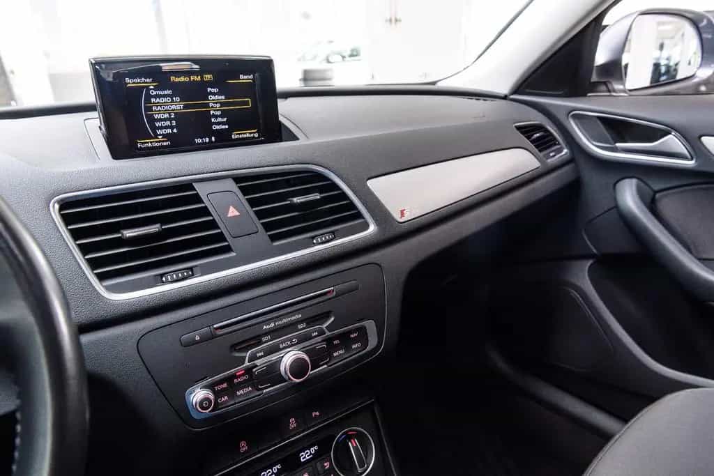 Audi Q3 1.4l 110kw S-Line +AHK +Pano +Navi 05/2018-photo-34