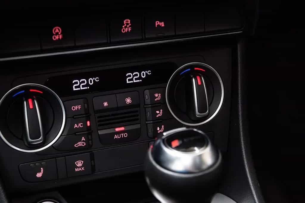 Audi Q3 1.4l 110kw S-Line +AHK +Pano +Navi 05/2018-photo-38
