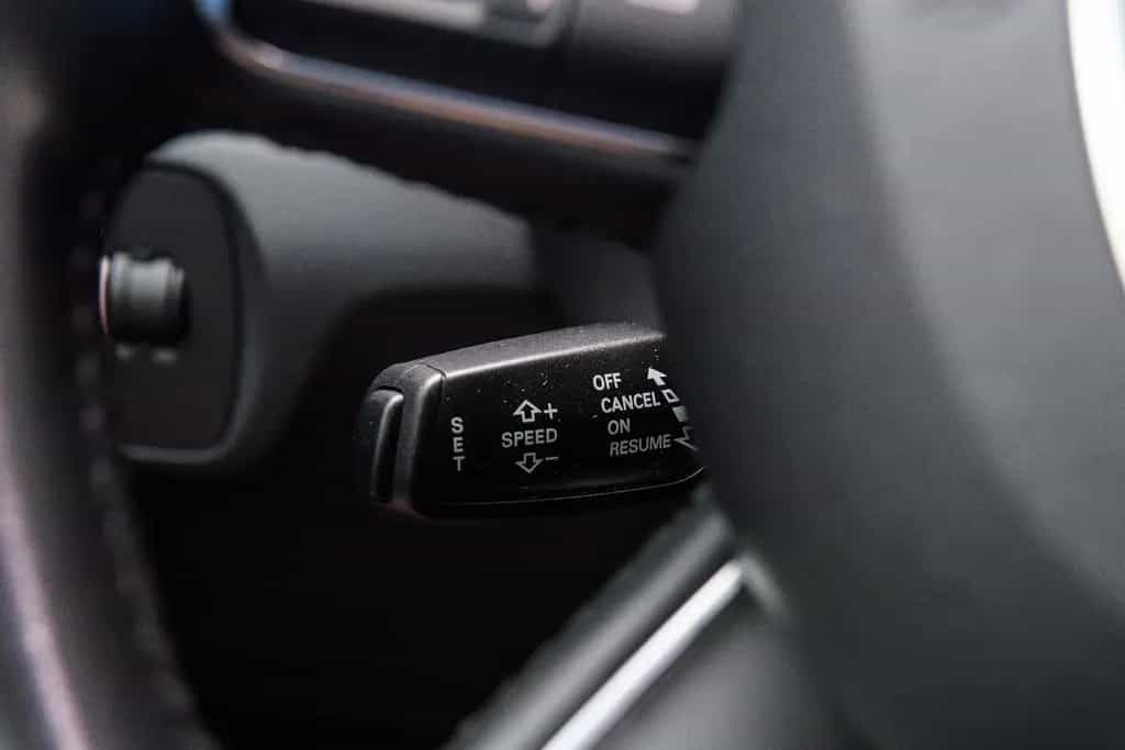 Audi Q3 1.4l 110kw S-Line +AHK +Pano +Navi 05/2018-photo-40