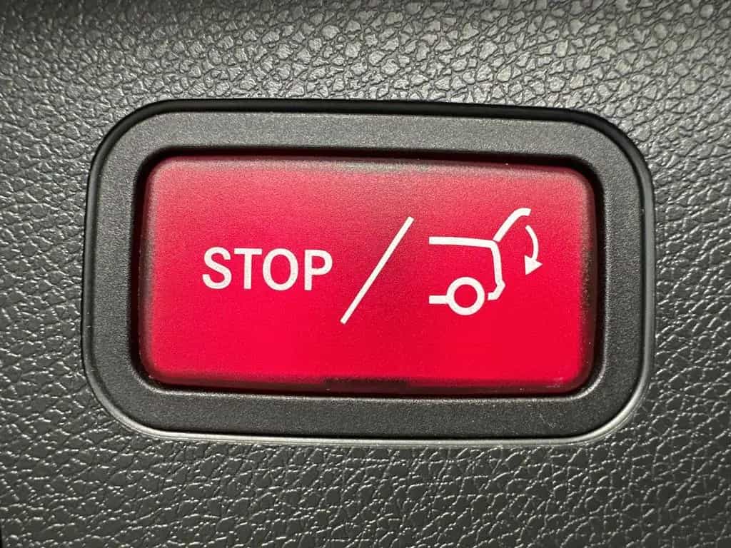 Mercedes-Benz E 220 d T Avantgarde NAV+LED+KAM+SHZ+WIDESCREEN 02/2022-photo-6