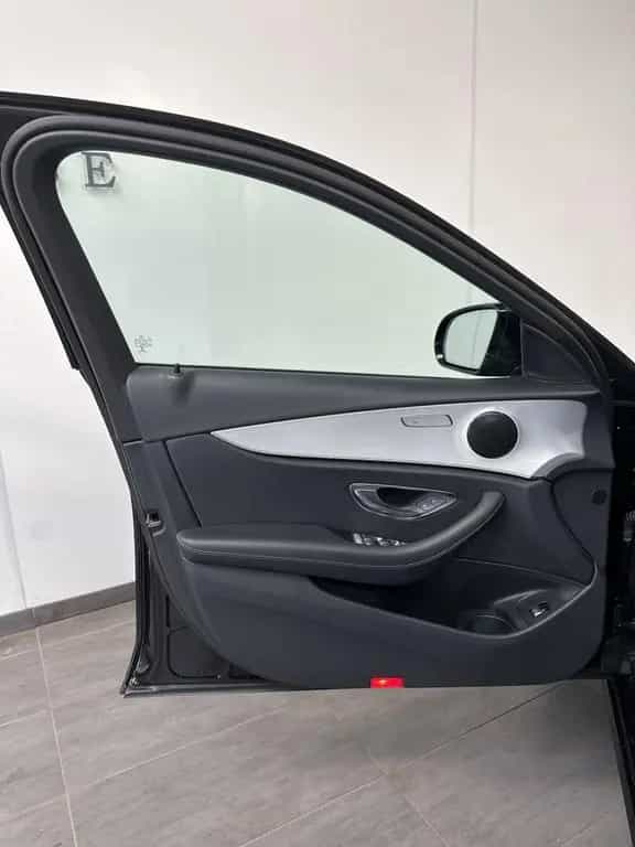 Mercedes-Benz E 220 d T Avantgarde NAV+LED+KAM+SHZ+WIDESCREEN 02/2022-photo-7