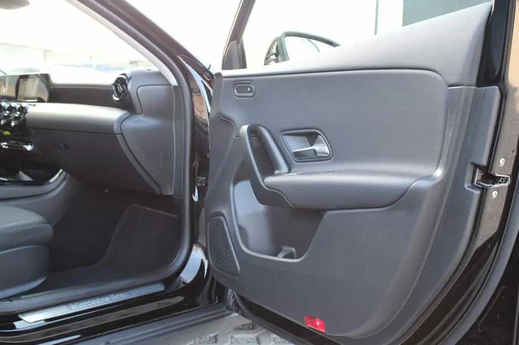 Mercedes-Benz A 180 A A 180 d 11/2022-photo-16