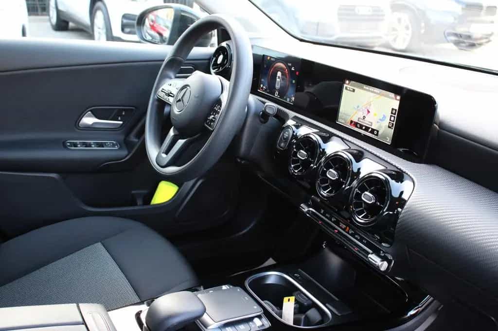 Mercedes-Benz A 180 A A 180 d 11/2022-photo-18
