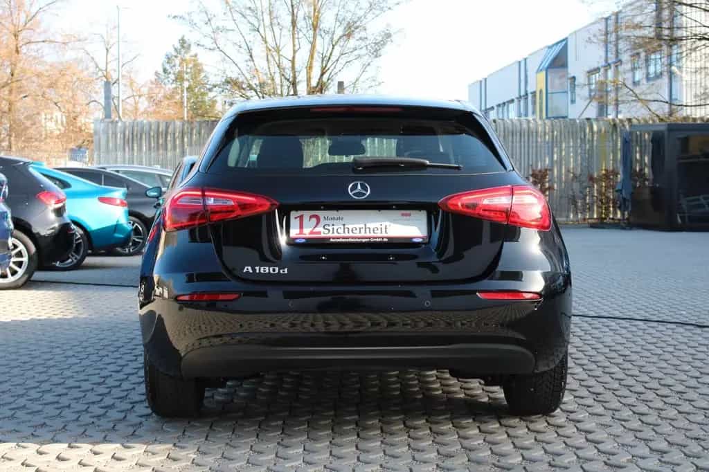 Mercedes-Benz A 180 A A 180 d 11/2022-photo-35
